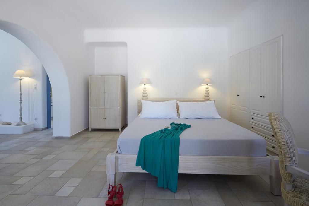 Black Rose Beach Suites Períssa Chambre photo