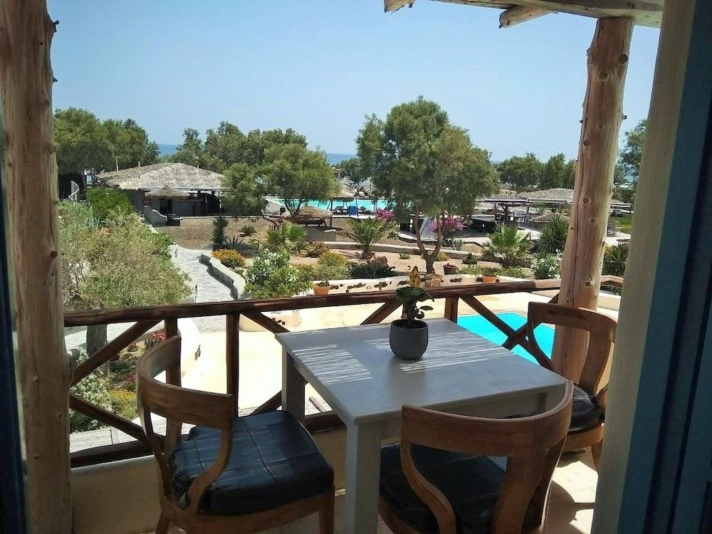 Black Rose Beach Suites Períssa Extérieur photo